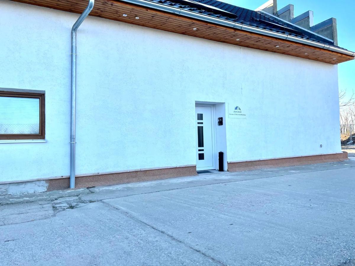#World Monteur Apartment Schkeuditz Buitenkant foto